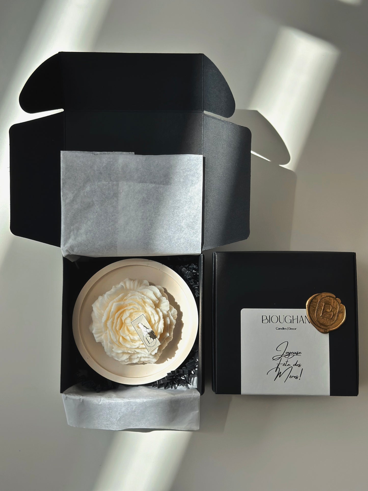 Coffret Cadeau | Plateau Jesmonite & Bougie Pivoine