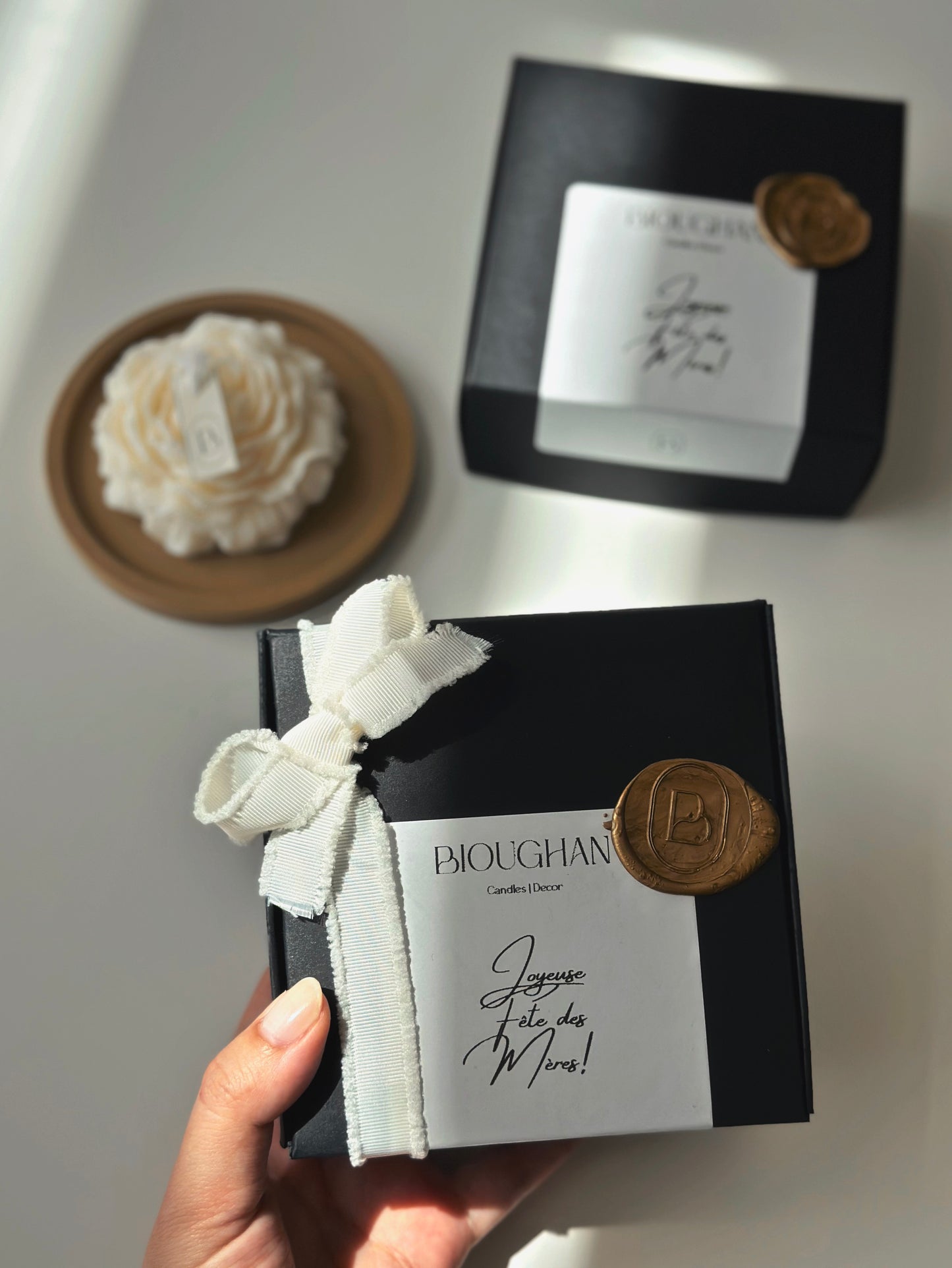 Coffret Cadeau | Plateau Jesmonite & Bougie Pivoine